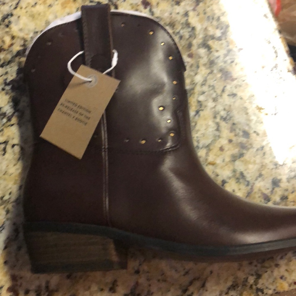 Lucky Brand size 8 boots with box